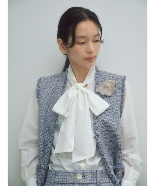 green label relaxing(グリーンレーベルリラクシング)の「フラワー ミックスコサージュ(ブローチ/コサージュ・レディース・ライトブルー/ベージュ/ダークグレー/ライトグレー・FREE)」の5枚目の写真