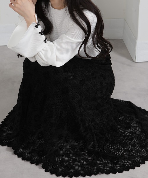 pumpkin port(パンプキンポート)の「ラッセル花柄 ティアードロングスカート(スカート・レディース・アイボリー/ブラック/グレー・M)」の16枚目の写真