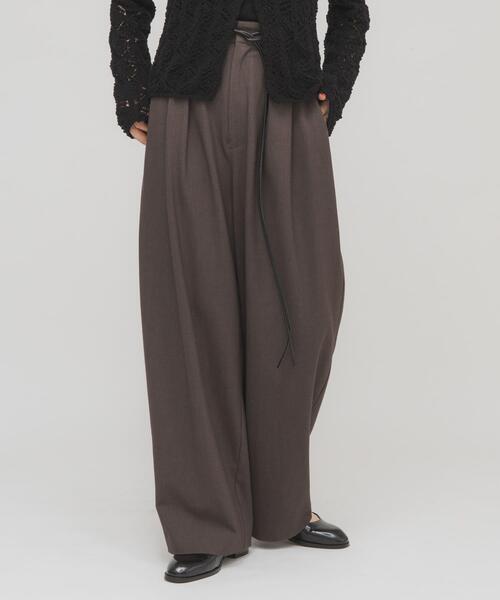 KBF（ケイビーエフ）の「『2サイズ展開』ベルトSETスラックス（その他パンツ・レディース・ブラウン系その他/グレー系その他・36/38）」の2枚目の写真