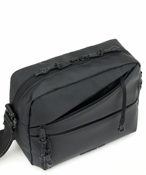 Samsonite(サムソナイト)の「サムソナイトレッド Z-ZIP クロスボディ バッグ S(ボディバッグ/ウエストポーチ・メンズ・ブラック/ブラック×ブルー・ONE SIZE)」の8枚目の写真