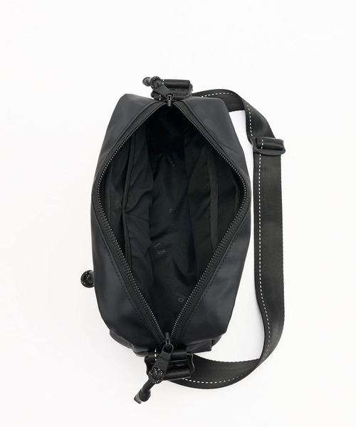 Samsonite(サムソナイト)の「サムソナイトレッド Z-ZIP クロスボディ バッグ S(ボディバッグ/ウエストポーチ・メンズ・ブラック/ブラック×ブルー・ONE SIZE)」の7枚目の写真