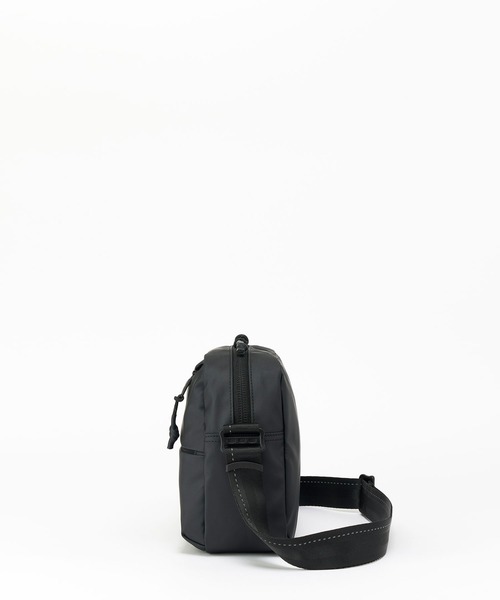 Samsonite(サムソナイト)の「サムソナイトレッド Z-ZIP クロスボディ バッグ S(ボディバッグ/ウエストポーチ・メンズ・ブラック/ブラック×ブルー・ONE SIZE)」の4枚目の写真