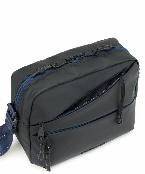 Samsonite(サムソナイト)の「サムソナイトレッド Z-ZIP クロスボディ バッグ S(ボディバッグ/ウエストポーチ・メンズ・ブラック/ブラック×ブルー・ONE SIZE)」の14枚目の写真