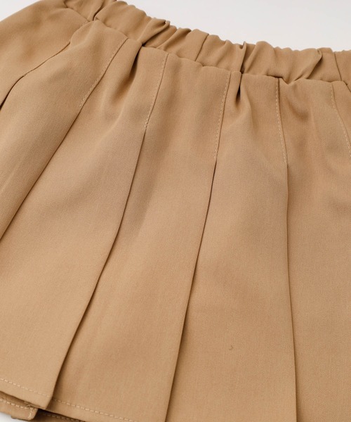 URBAN CHERRY(アーバンチェリー)の「【デイリーに使いやすい】プリーツスカート(インナーパンツ付き)(スカート・キッズ・ベージュ/ブラック・150cm/140cm/130cm/120cm/110cm)」の7枚目の写真