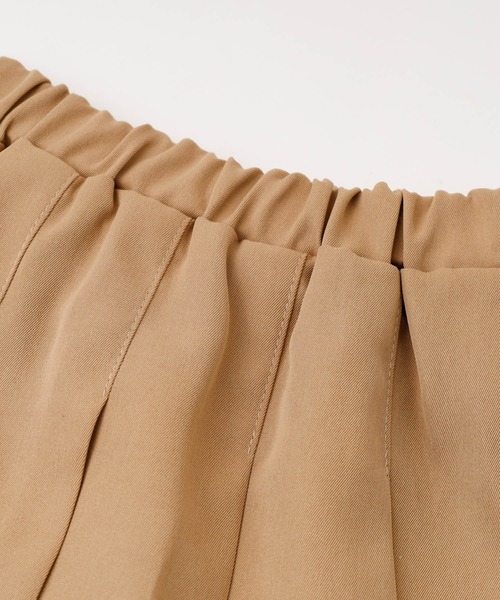 URBAN CHERRY(アーバンチェリー)の「【デイリーに使いやすい】プリーツスカート(インナーパンツ付き)(スカート・キッズ・ベージュ/ブラック・150cm/140cm/130cm/120cm/110cm)」の11枚目の写真