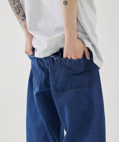 eastserviceshop(イーストサービスショップ)の「Vintage Washed Curved Denim - M/Blue(デニムパンツ・レディース・ブルー・50/48/46)」の2枚目の写真