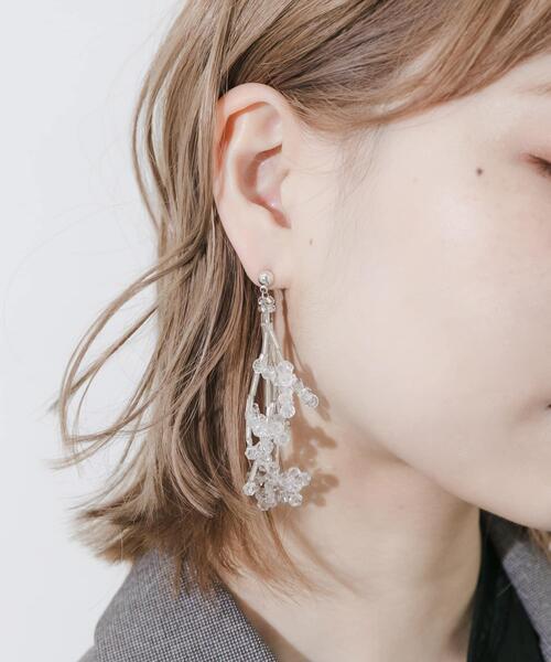 SMELLY(スメリー)の「クリアビーズボリュームシャワーピアス(ピアス(両耳用)・レディース・クリア・-)」の5枚目の写真