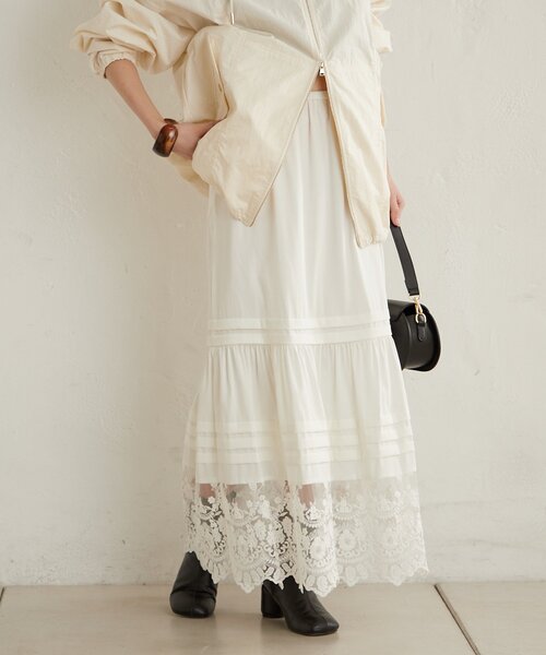 Omekashi（オメカシ）の「裾レースティアードスカート（スカート