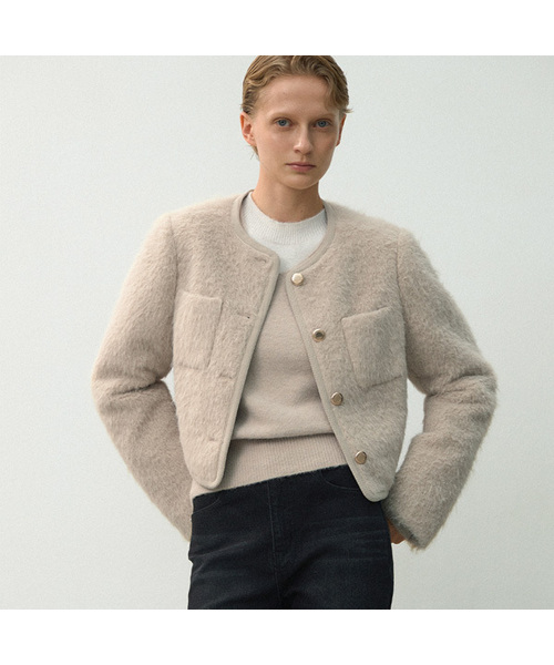 ATELIER NAIN(アトリエナイン)の「TRIMMING HAIRY ROUND JACKET(JK-2986)(その他アウター・レディース・ライトベージュ/アイボリー・FREE)」の1枚目の写真