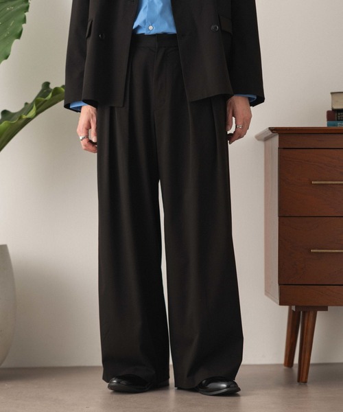 LUCY（ルーシー）の「LUCY/【26年春夏新作】2タックバギースラックス（スラックス・メンズ・グレー系その他4/ブラック/ブラック系その他4・LARGE/MEDIUM）」の2枚目の写真