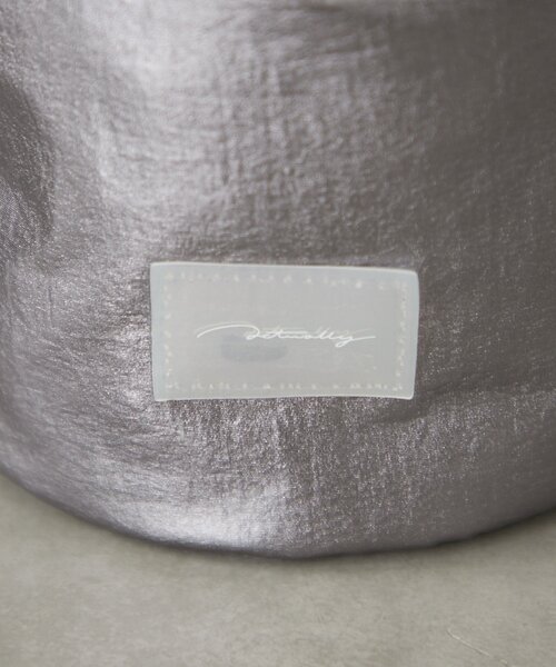 BIRTHDAY BAR（バースデイバー）の「メタリックミニ巾着バッグ（トートバッグ・レディース・ダークグレー/シルバー・0）」の11枚目の写真