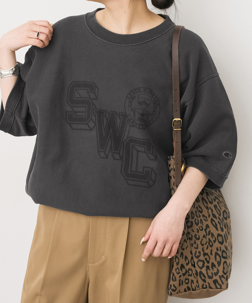 Spick & Span（スピックアンドスパン）の「Champion/チャンピオン REVERSE WEAVE SHORT SLEEVE SWEA（スウェット・レディース・ブラック系その他/ブラウン・MEDIUM）」の2枚目の写真