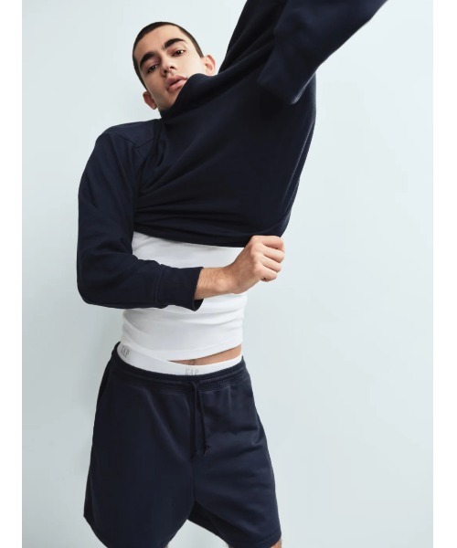 GAP(ギャップ)の「ヘビーウェイト フレンチテリー スウェットショートパンツ(スウェットパンツ・メンズ・ブラック/ネイビー/ライトグレー/グリーン/アイボリー/ブラック系その他/ダークグリーン・XL/L/M/S/XS)」の16枚目の写真