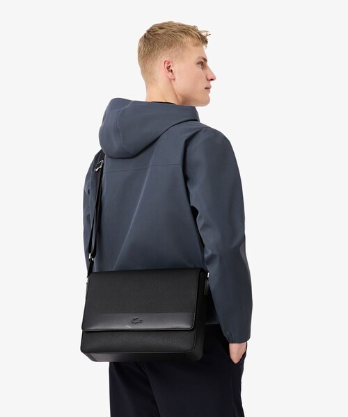 LACOSTE（ラコステ）の「シャンタコ レザー メッセンジャーバッグ（メッセンジャーバッグ・メンズ・ブラック・FREE）」の7枚目の写真