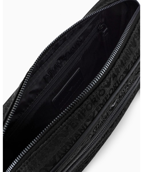 EMPORIO ARMANI（エンポリオアルマーニ）の「【エンポリオ アルマーニ】ショルダーバッグ ジャカード オールオーバーレタリング（ショルダーバッグ・メンズ・ブラック系・FREE）」の5枚目の写真