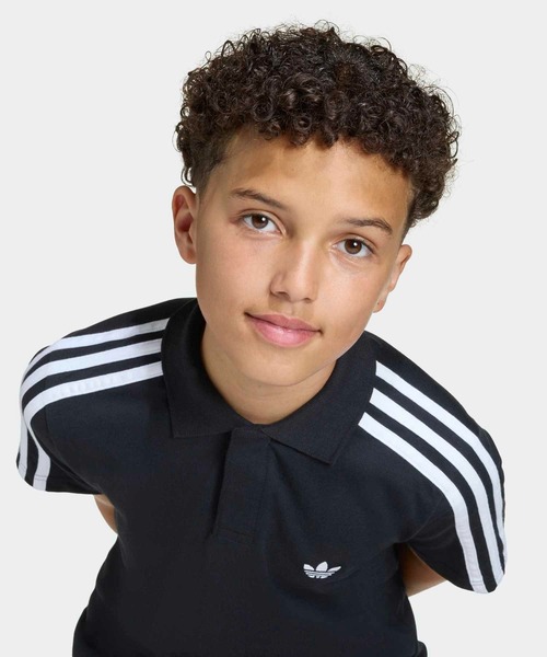 adidas(アディダス)の「スリーストライプス 半袖ポロTシャツ / ポロシャツ / アディダスオリジナルス (キッズ/子供用)(ポロシャツ・キッズ・ブラック・130/140/150/160)」の3枚目の写真