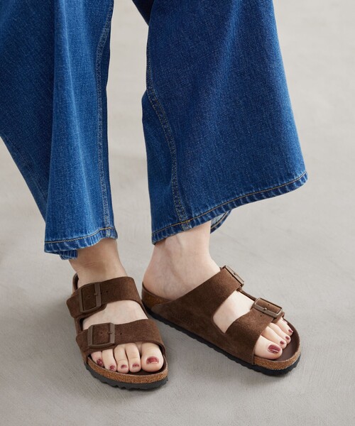 BIRKENSTOCK(ビルケンシュトック)の「【別注】<BIRKENSTOCK>ARIZONA サンダル(サンダル・レディース・ダークブラウン/ネイビー・38/37/36/35/39)」の5枚目の写真