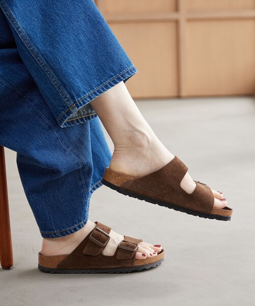 BIRKENSTOCK(ビルケンシュトック)の「【別注】<BIRKENSTOCK>ARIZONA サンダル(サンダル・レディース・ダークブラウン/ネイビー・38/37/36/35/39)」の6枚目の写真