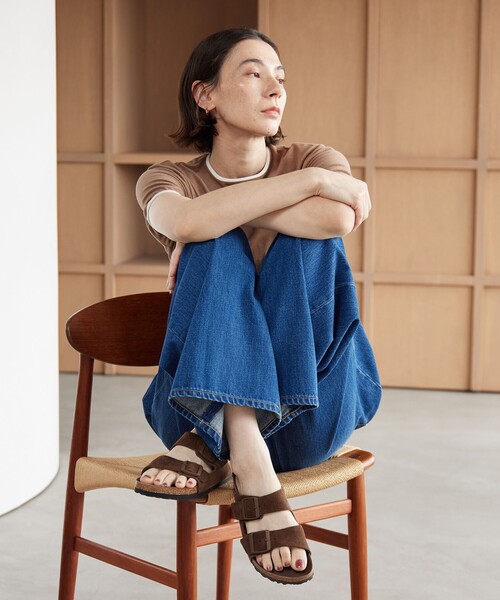 BIRKENSTOCK(ビルケンシュトック)の「【別注】<BIRKENSTOCK>ARIZONA サンダル(サンダル・レディース・ダークブラウン/ネイビー・38/37/36/35/39)」の7枚目の写真
