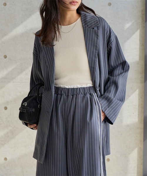 KOBE LETTUCE(コウベレタス)の「ストライプ柄テーラードジャケット(テーラードジャケット・レディース・ベージュ/チャコール・M)」の4枚目の写真