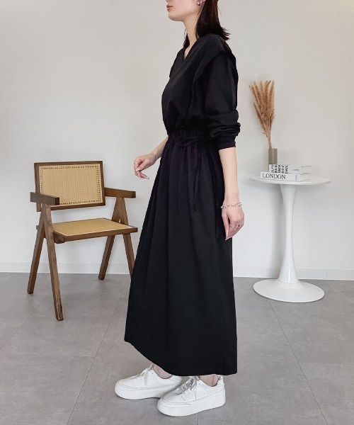 RCD（アールシーディー）の「肩タックワンピース（ワンピース・レディース・カーキ/ブラック・4L～5L/M-L/LL～3L）」の4枚目の写真