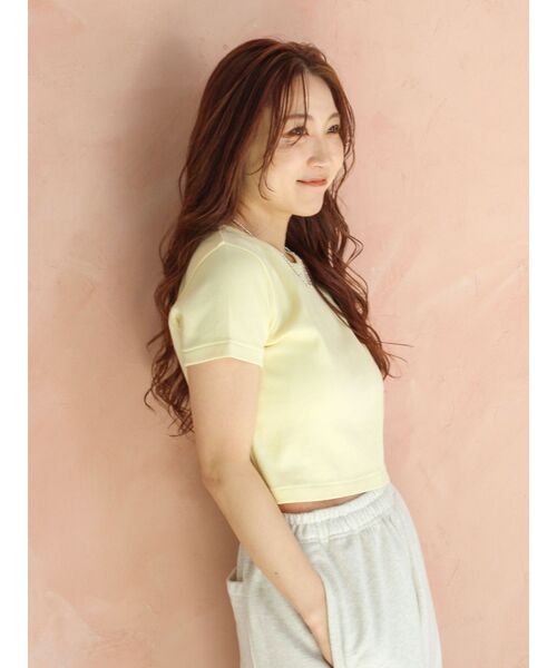 Ungrid（アングリッド）の「カラーフィットTee（Tシャツ/カットソー・レディース・イエロー/ピンク/ブルー/オフホワイト/ブラック・SMALL/MEDIUM）」の16枚目の写真