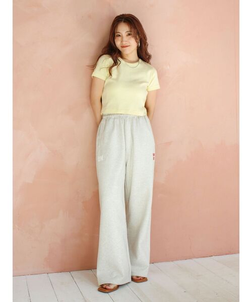 Ungrid（アングリッド）の「カラーフィットTee（Tシャツ/カットソー・レディース・イエロー/ピンク/ブルー/オフホワイト/ブラック・SMALL/MEDIUM）」の17枚目の写真