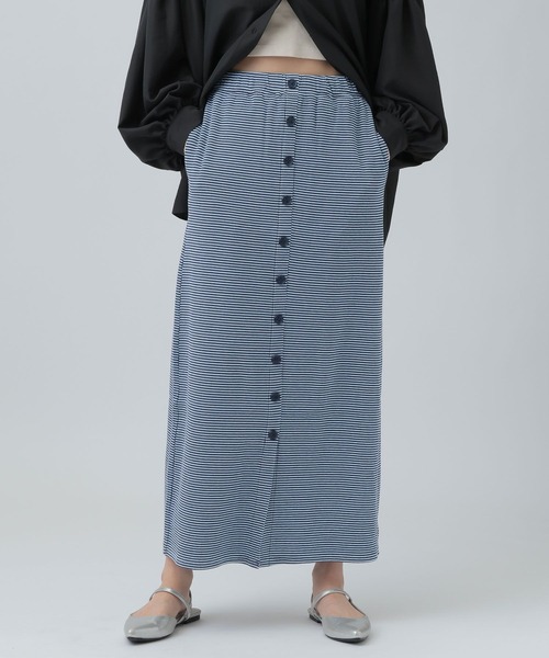 LEPSIM（レプシィム）の「フロントボタンワッフルスカート　601355（スカート・レディース・ブラック/ホワイト×ブラック/グレイッシュベージュ/ブルー・FREE）」の4枚目の写真
