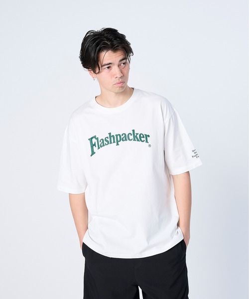 FLASH PACKER(フラッシュパッカー)の「FLASH PACKER フラッシュパッカー/ リラックスシルエット Dry Silky Cotton ロゴプリント 半袖Tシャツ // XT-CLC(Tシャツ/カットソー・メンズ・ホワイト/ブラック/ブルー・SMALL/MEDIUM/LARGE/X-LARGE)」の2枚目の写真