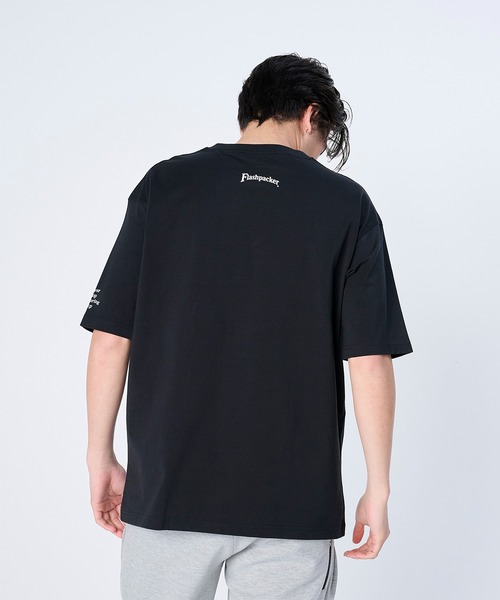 FLASH PACKER(フラッシュパッカー)の「FLASH PACKER フラッシュパッカー/ リラックスシルエット Dry Silky Cotton ロゴプリント 半袖Tシャツ // XT-CLC(Tシャツ/カットソー・メンズ・ホワイト/ブラック/ブルー・SMALL/MEDIUM/LARGE/X-LARGE)」の4枚目の写真