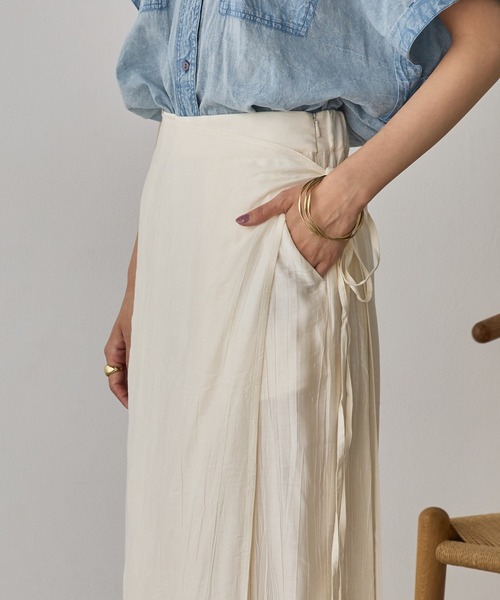 hunch（ハンチ）の「ワッシャーサテン レイヤードスカートパンツ（その他パンツ・レディース・ライトカーキ/ブラック/アイボリー・FREE）」の16枚目の写真