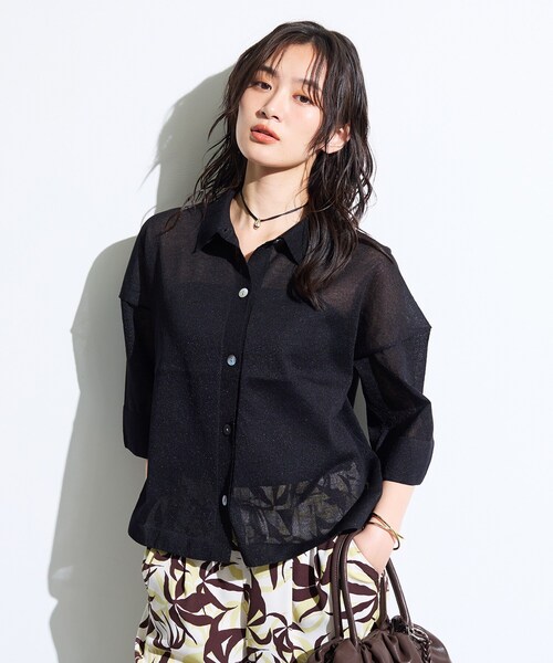 INDIVI(インディヴィ)の「【洗える/シアー】衿付きシャツライクニットカーディガン(カーディガン/ボレロ・レディース・ブラック/ブラウン系その他/ホワイト・19/34/38/05/13/15 )」の7枚目の写真