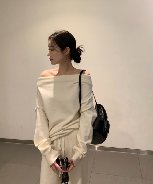 FAVORITO(ファヴォリート)の「ボートネックニットトップスパンツセットアップ(セットアップ・レディース・ベージュ/ブラック/グレー・F)」の14枚目の写真