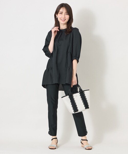 TO BE CHIC(トゥー ビー シック)の「シルキーサッカー ティアードチュニックブラウス(シャツ/ブラウス・レディース・ピンク系その他2/ブルー系その他2/ブラック・40)」の4枚目の写真