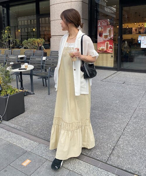 DouDou(ドゥドゥ)の「【SAKURA企画】裾ギャザー切替キャミワンピース(ワンピース・レディース・ブラック/カーキ/ベージュ・FREE/TM)」の2枚目の写真
