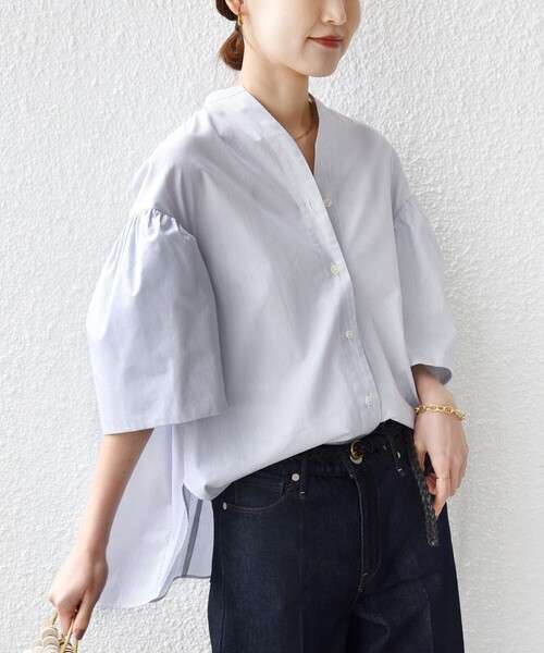 SHIPS(シップス)の「〈手洗い可能〉バック フレア 袖 ギャザー スキッパー ブラウス(シャツ/ブラウス・レディース・ブルー/オフホワイト/ブラウン・ONE SIZE)」の11枚目の写真