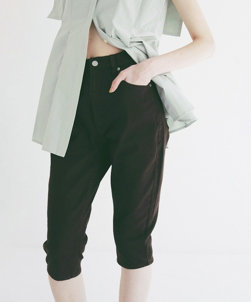 CLANE（クラネ）の「DENIM CAPRI PANTS（デニムパンツ・レディース・ブラウン/ブラック・0/1）」の9枚目の写真