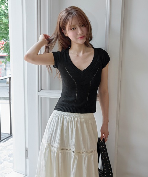 UNE MANSION（ユヌマンション）の「シンプルVネック柄編みレイヤードサマーニット（Tシャツ/カットソー・レディース・ブラック/アイボリー/イエロー系その他/ブルー/ピンク・FREE）」の3枚目の写真