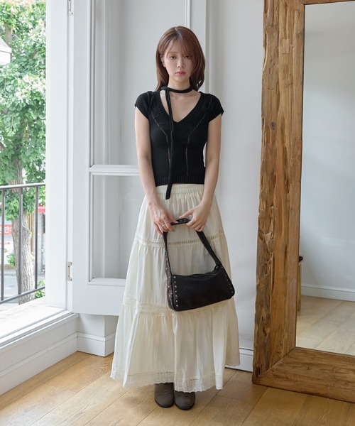 UNE MANSION（ユヌマンション）の「シンプルVネック柄編みレイヤードサマーニット（Tシャツ/カットソー・レディース・ブラック/アイボリー/イエロー系その他/ブルー/ピンク・FREE）」の11枚目の写真