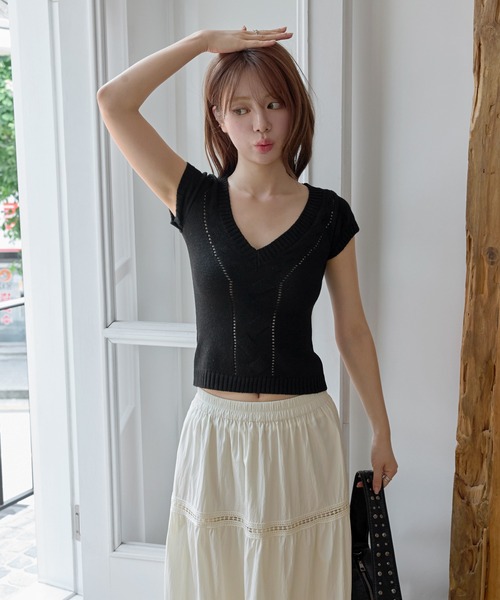 UNE MANSION（ユヌマンション）の「シンプルVネック柄編みレイヤードサマーニット（Tシャツ/カットソー・レディース・ブラック/アイボリー/イエロー系その他/ブルー/ピンク・FREE）」の12枚目の写真