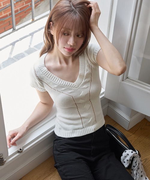 UNE MANSION（ユヌマンション）の「シンプルVネック柄編みレイヤードサマーニット（Tシャツ/カットソー・レディース・ブラック/アイボリー/イエロー系その他/ブルー/ピンク・FREE）」の10枚目の写真