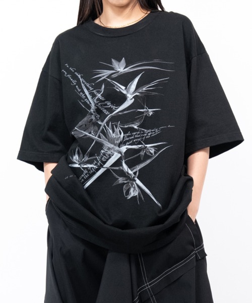 Ruze(ルゼ)の「"Bard of paradise" print T-shirt/バードオブパラダイス プリントTシャツ(Tシャツ/カットソー・メンズ・ブラック・FREE)」の1枚目の写真