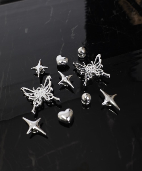 Vini（ヴィニ）の「シルバーメタリックバタフライ＆スタッズ ジビッツセット（シューズアクセサリー・レディース・シルバー・FREE）」の5枚目の写真
