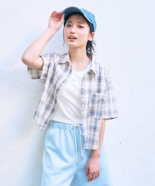 LOVETOXIC(ラブトキシック)の「【吸水速乾】インナーつきシアークロップド半袖シャツ(シャツ/ブラウス・キッズ・オフホワイト/ベージュ/ネイビー・M:150cm/130cm/L:160cm/S:140cm)」の2枚目の写真