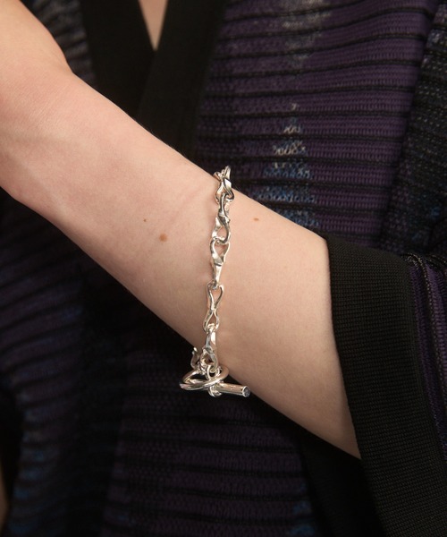 MAISON SPECIAL(メゾンスペシャル)の「《UNISEX》F-hole Motif Chain Bracelet/Fホールモチーフチェーンブレスレット【MAISON SPECIAL/メゾンスペシャル】(ブレスレット・メンズ・シルバー・FREE)」の1枚目の写真