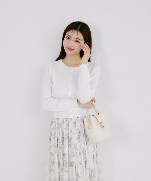 tocco closet(トッコ クローゼット)の「UVカット&接触冷感&ハンドウォッシュ♪ビジュー釦カーディガン(カーディガン/ボレロ・レディース・ネイビー/レッド/オフホワイト・M)」の6枚目の写真