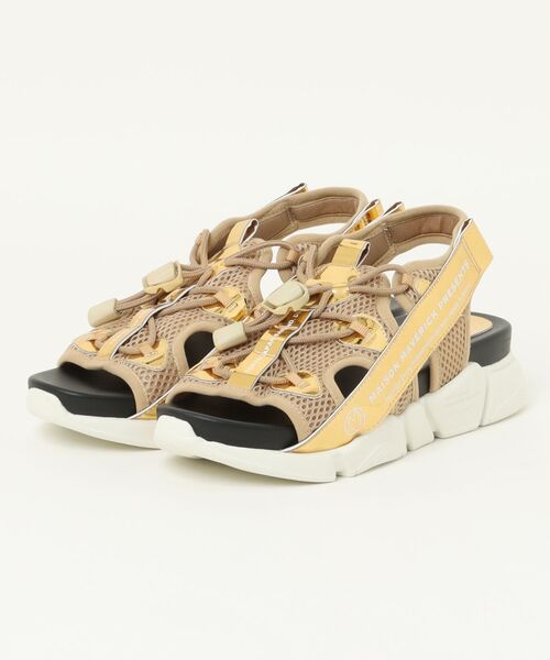 Scrap Book（スクラップブック）の「【MAISON MAVERICK PRESENTS】Maverick Logo Dad sandals Sneaker（サンダル・レディース・シルバー/ゴールド・M/L）」の2枚目の写真