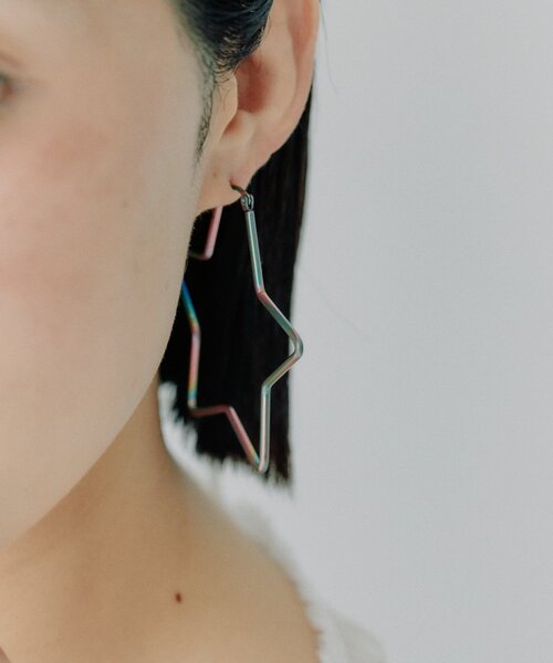 ear PAPILLONNER（イアパピヨネ）の「《金属アレルギー対応/ステンレス》オーロラ星フープピアス（ピアス（両耳用）・レディース・ブラック系その他4・FREE）」の9枚目の写真
