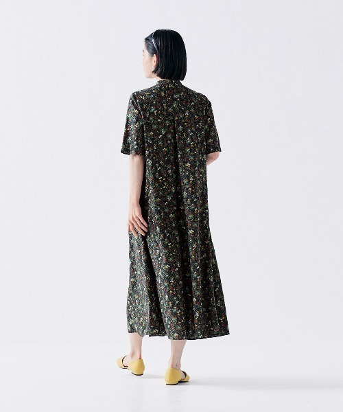 Sunny clouds(サニークラウズ)の「サニークラウズ 野菜のボタニカルワンピース〈レディース〉(ワンピース・レディース・ブラック系その他・MP/M/L/LL/3L)」の5枚目の写真