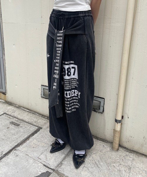 ROGER AND RAW(ロジャーアンドロウ)の「腰巻フェイクレイヤード スウェットパンツ(スウェットパンツ・レディース・ブラック/グレー/ネイビー・FREE)」の9枚目の写真